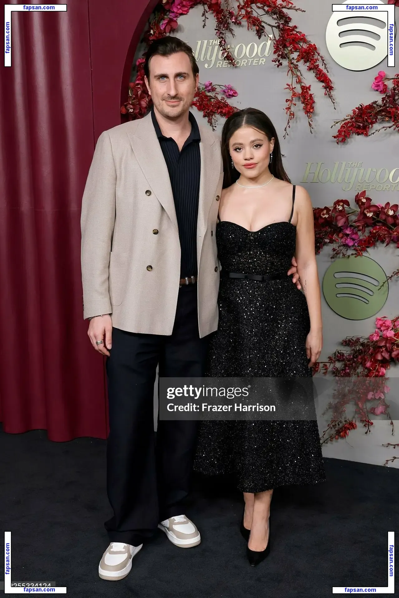 Sarah Jeffery голая фото #0118 с Онлифанс