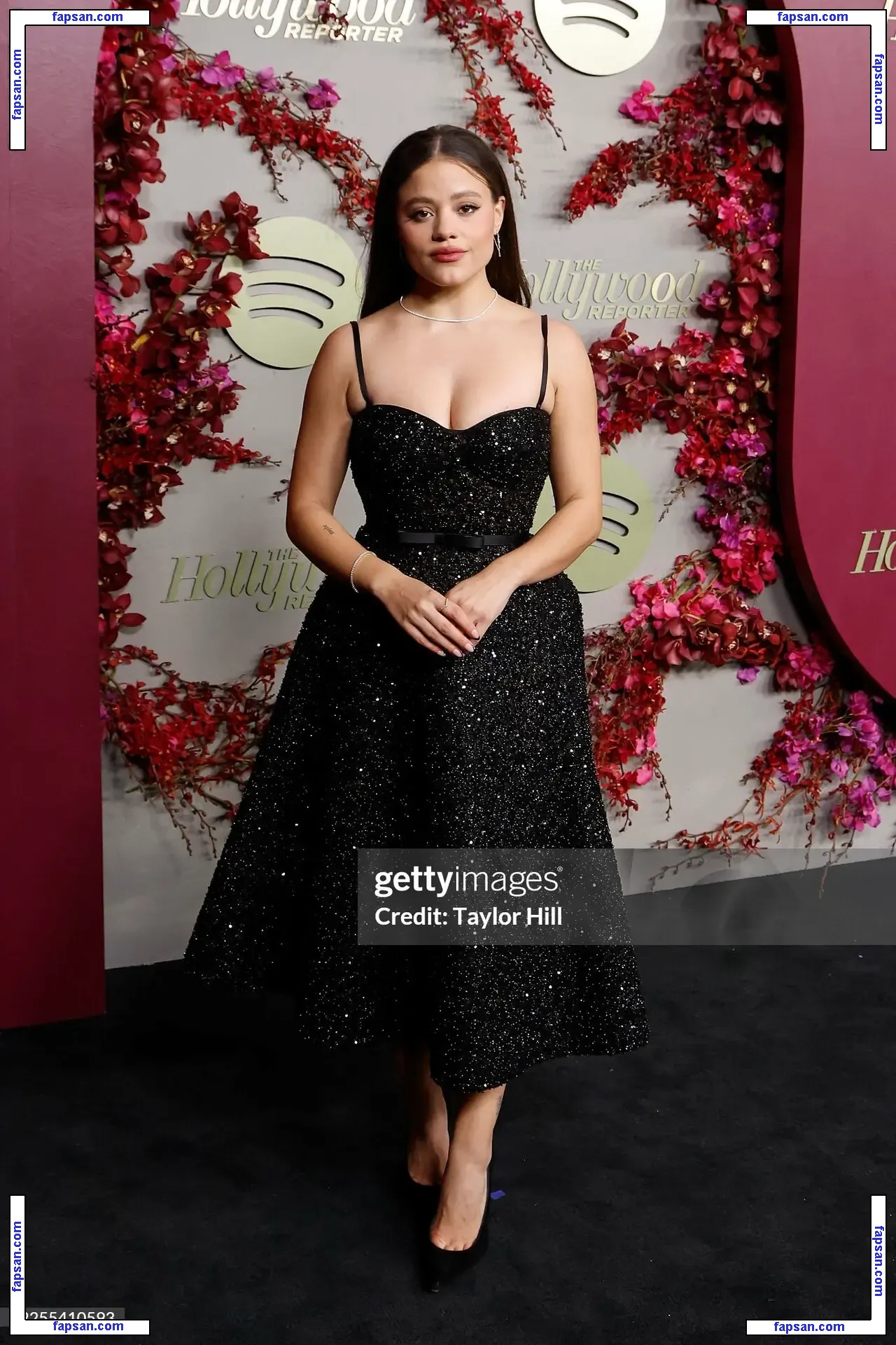 Sarah Jeffery голая фото #0123 с Онлифанс