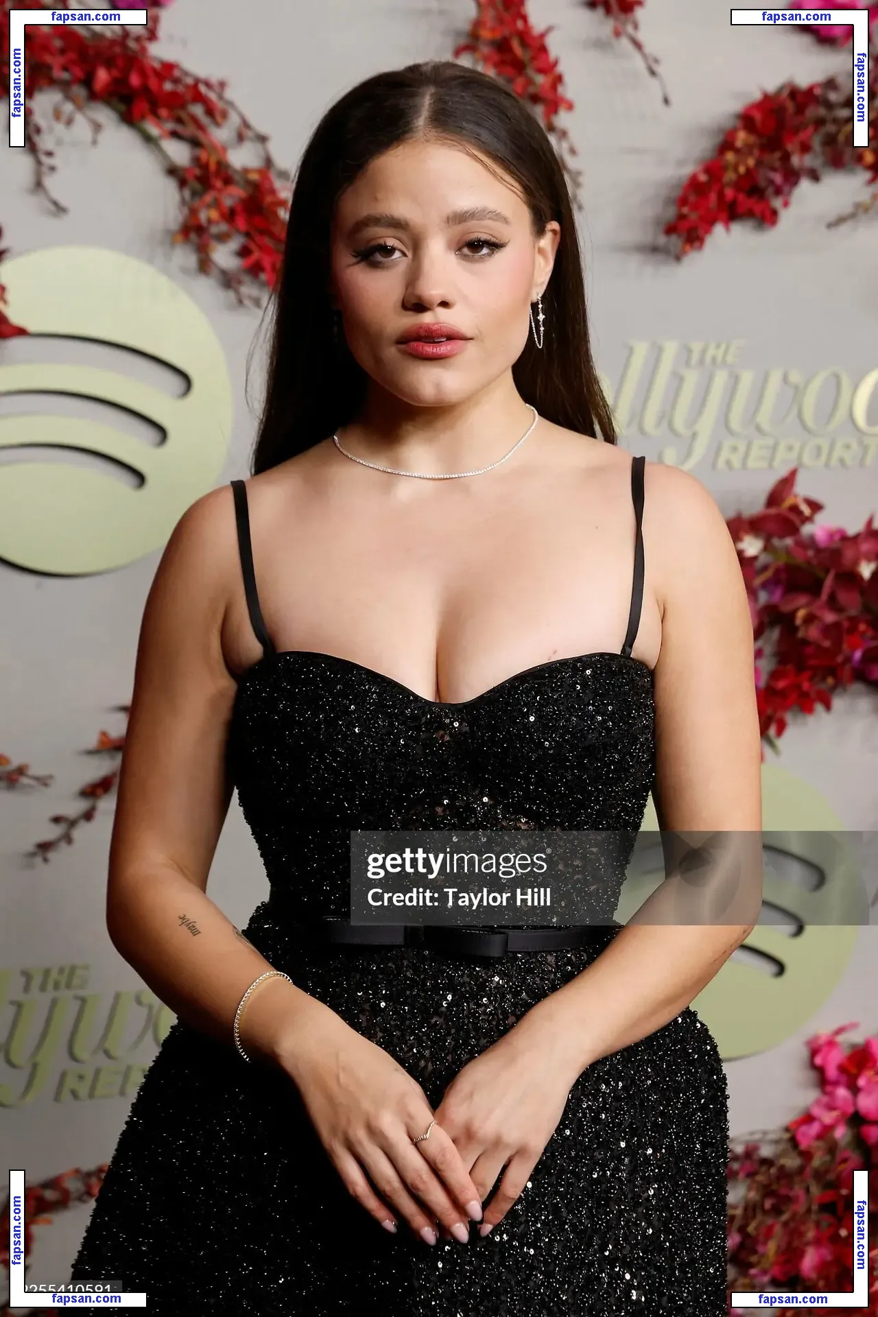 Sarah Jeffery голая фото #0125 с Онлифанс