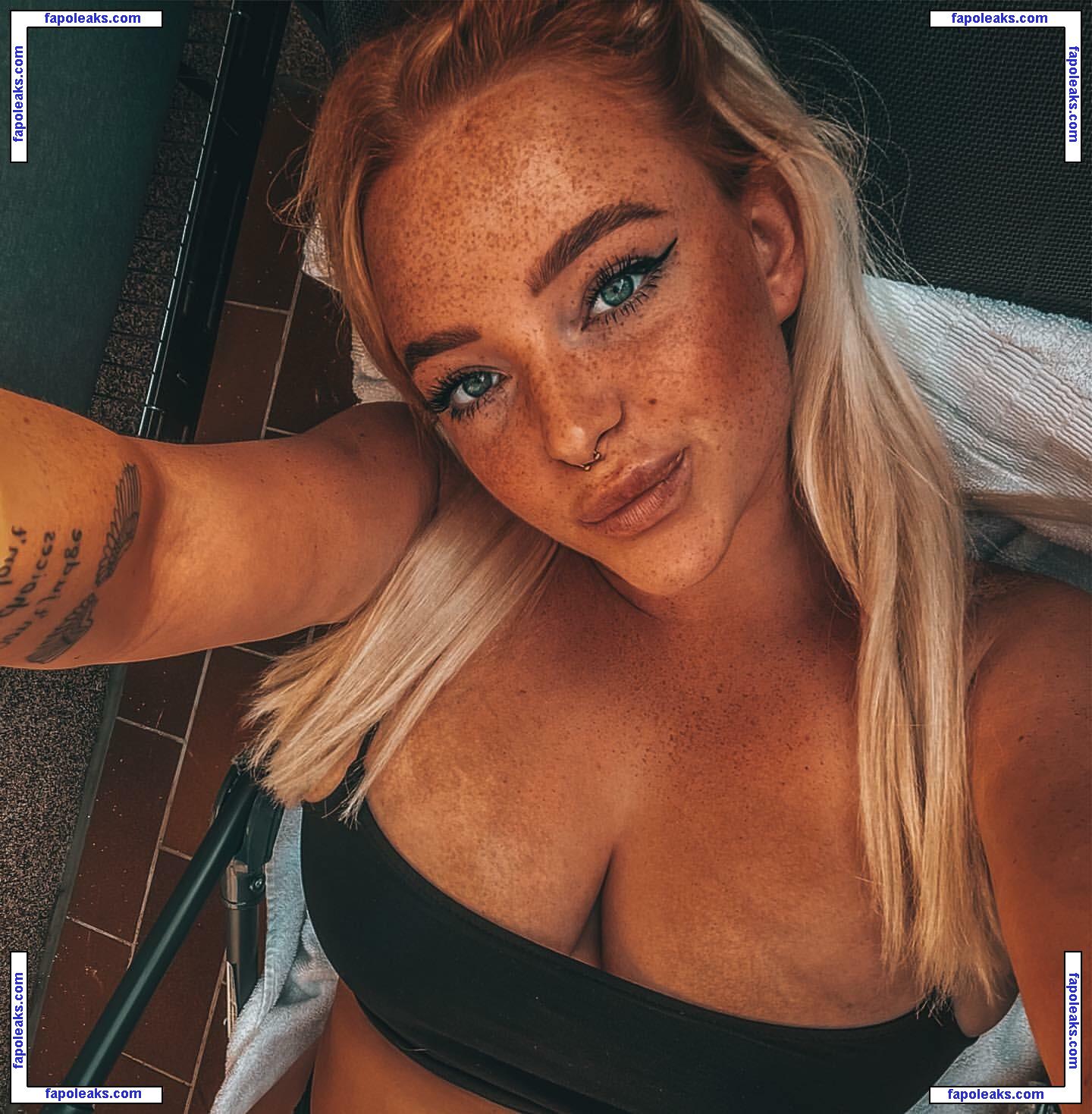 Sarah Neuhaus / missundercover.__ nude photo #0022 from OnlyFans