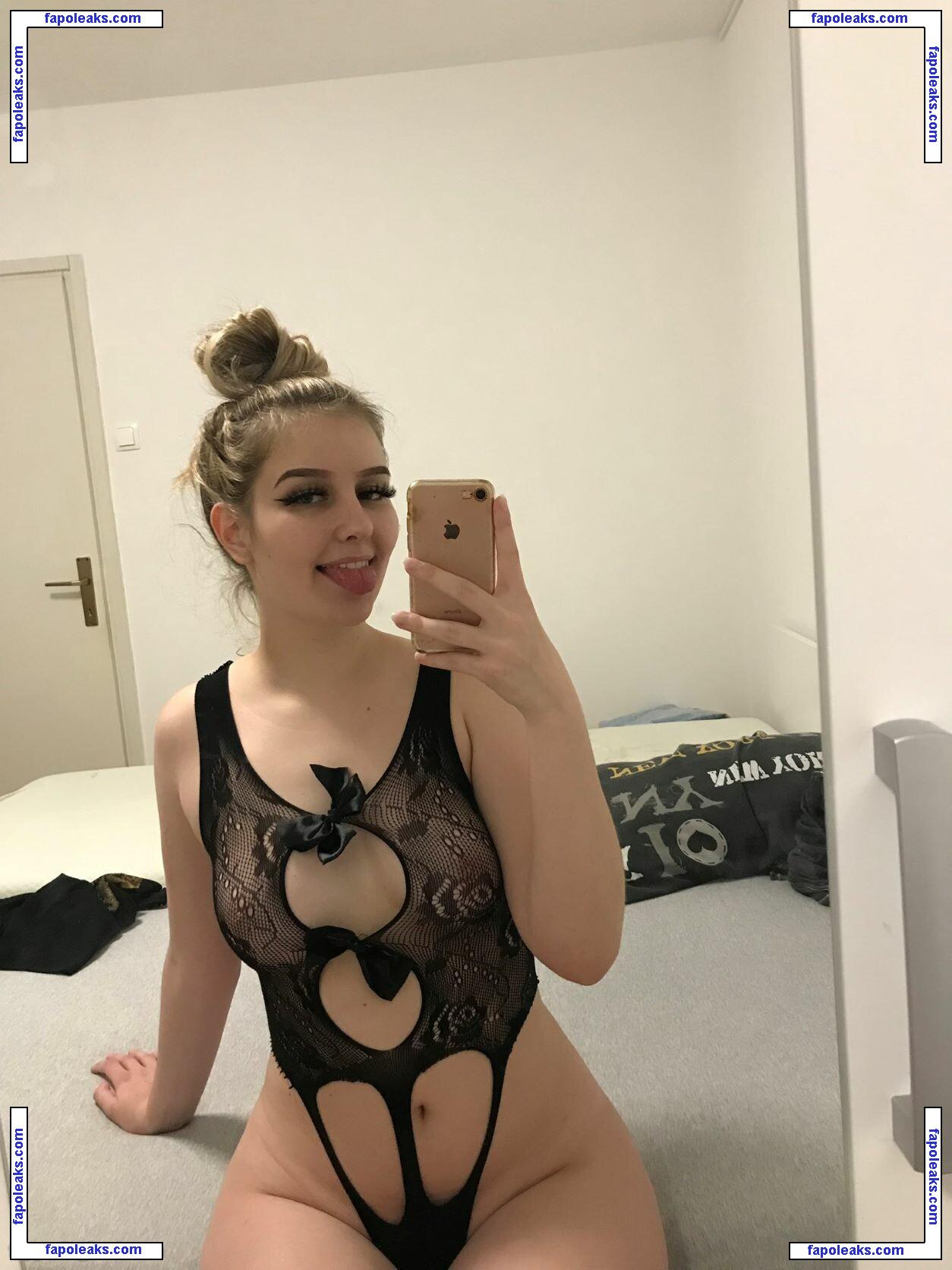 sarah_secret / sarah_secretx nude photo #0001 from OnlyFans