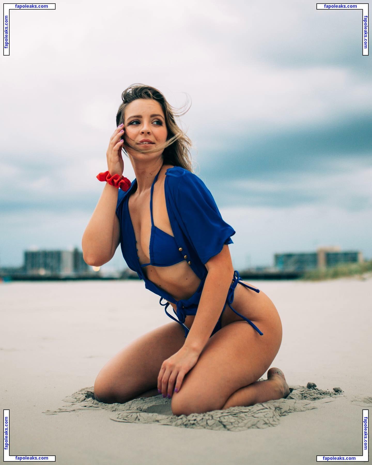 Sarah Senecal / Sen.cityy nude photo #0035 from OnlyFans