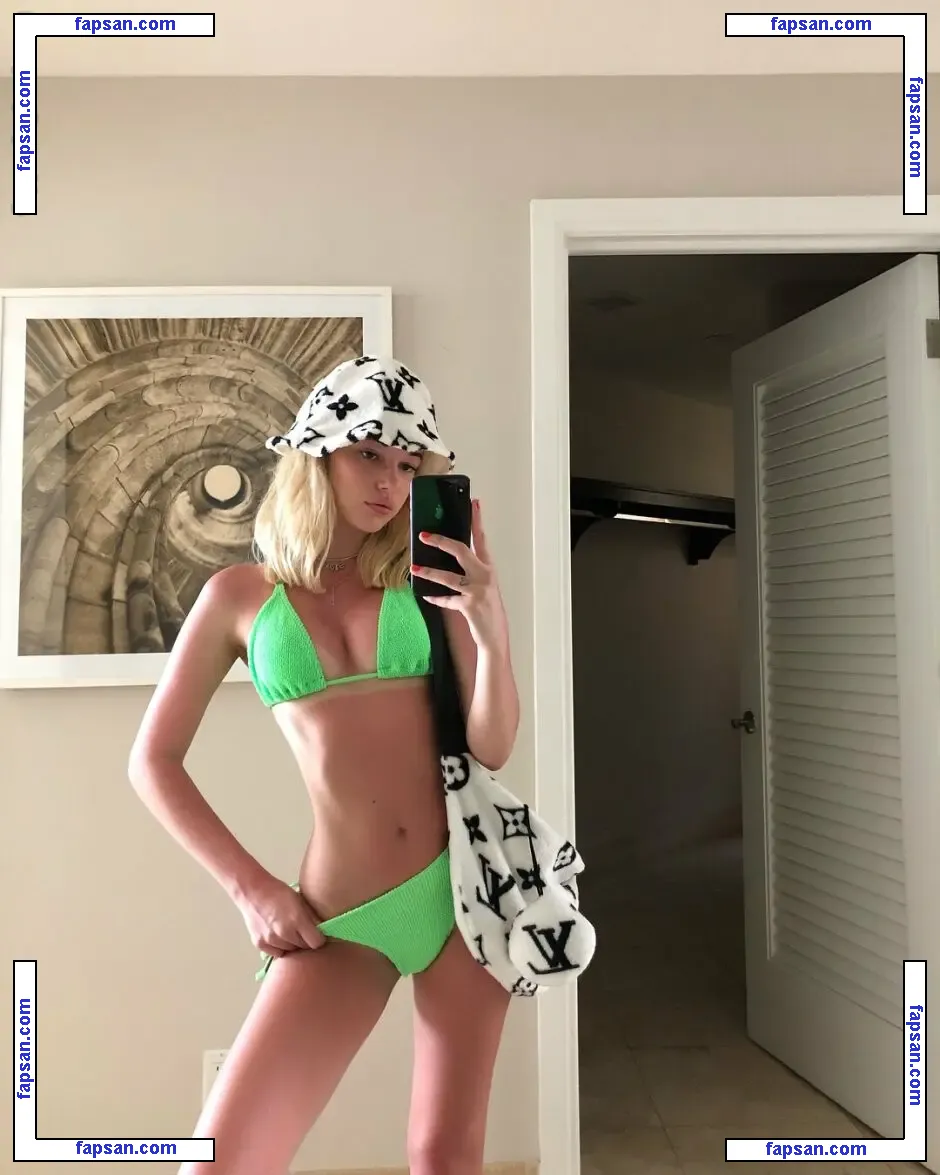 Sarah Snyder nude photo #0240 from OnlyFans