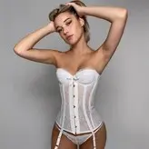 Sarah Snyder голая #0102