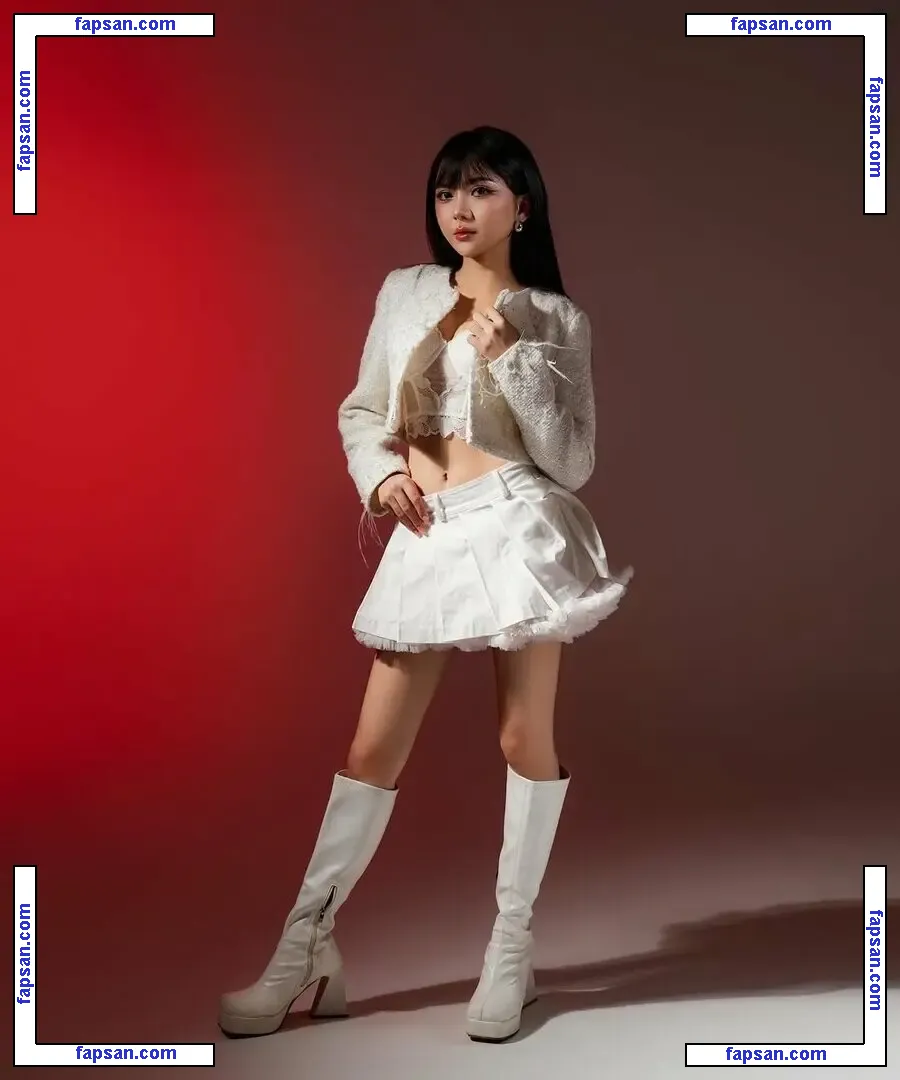 Sarah Viloid nude photo #0001 from OnlyFans