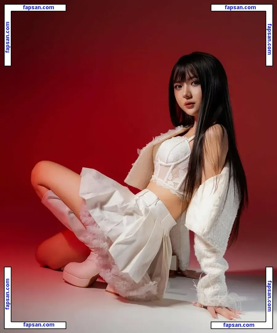 Sarah Viloid nude photo #0004 from OnlyFans