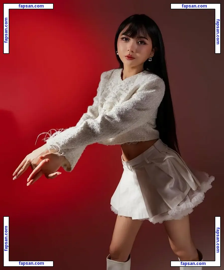 Sarah Viloid nude photo #0005 from OnlyFans