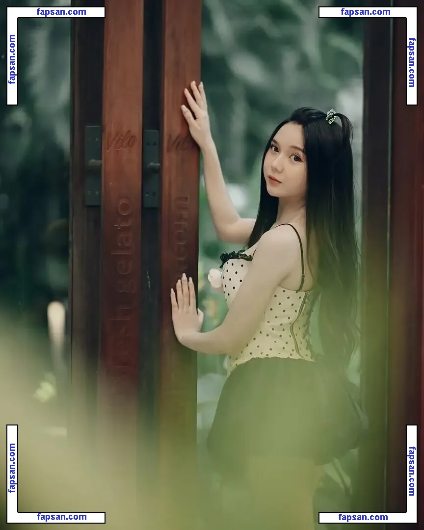 Sarah Viloid nude photo #0006 from OnlyFans