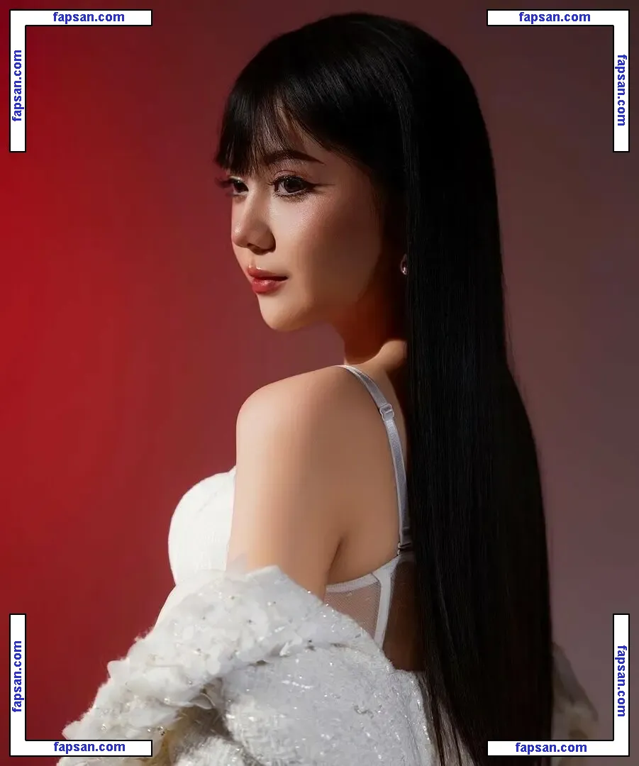 Sarah Viloid nude photo #0008 from OnlyFans