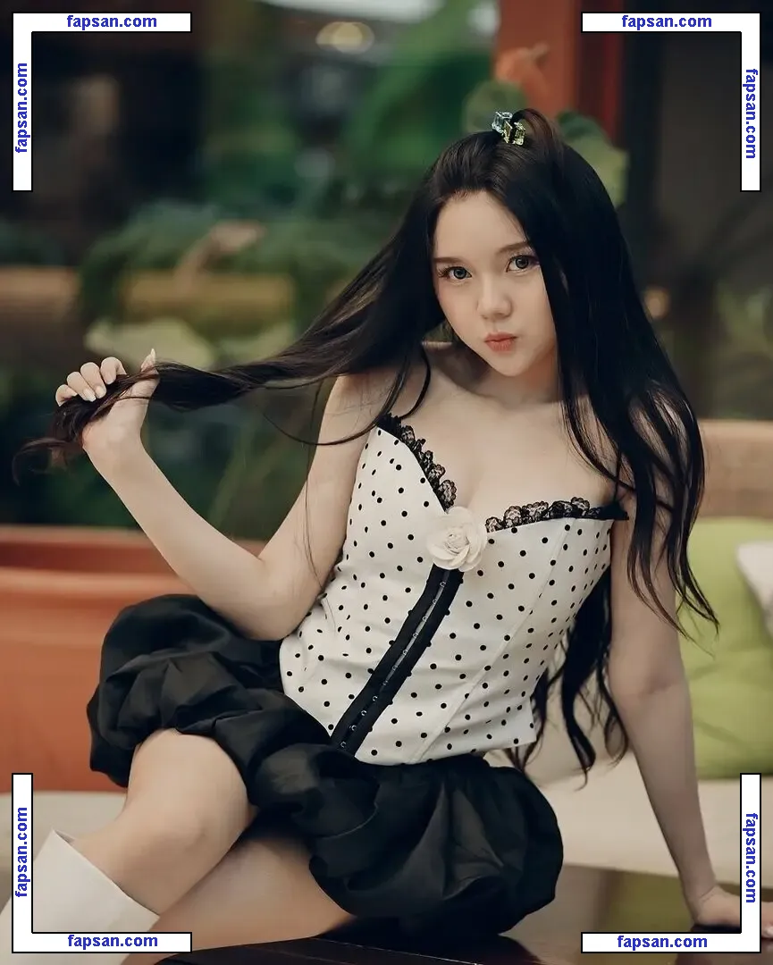 Sarah Viloid nude photo #0009 from OnlyFans