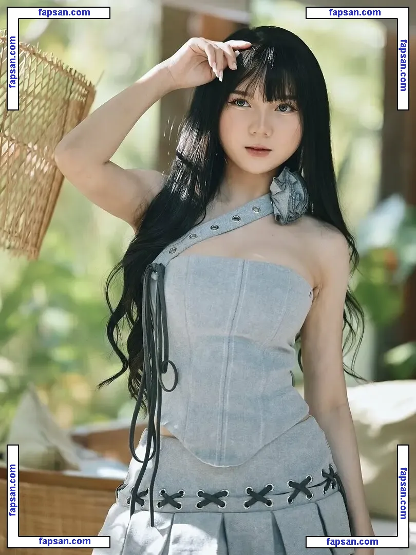 Sarah Viloid nude photo #0020 from OnlyFans