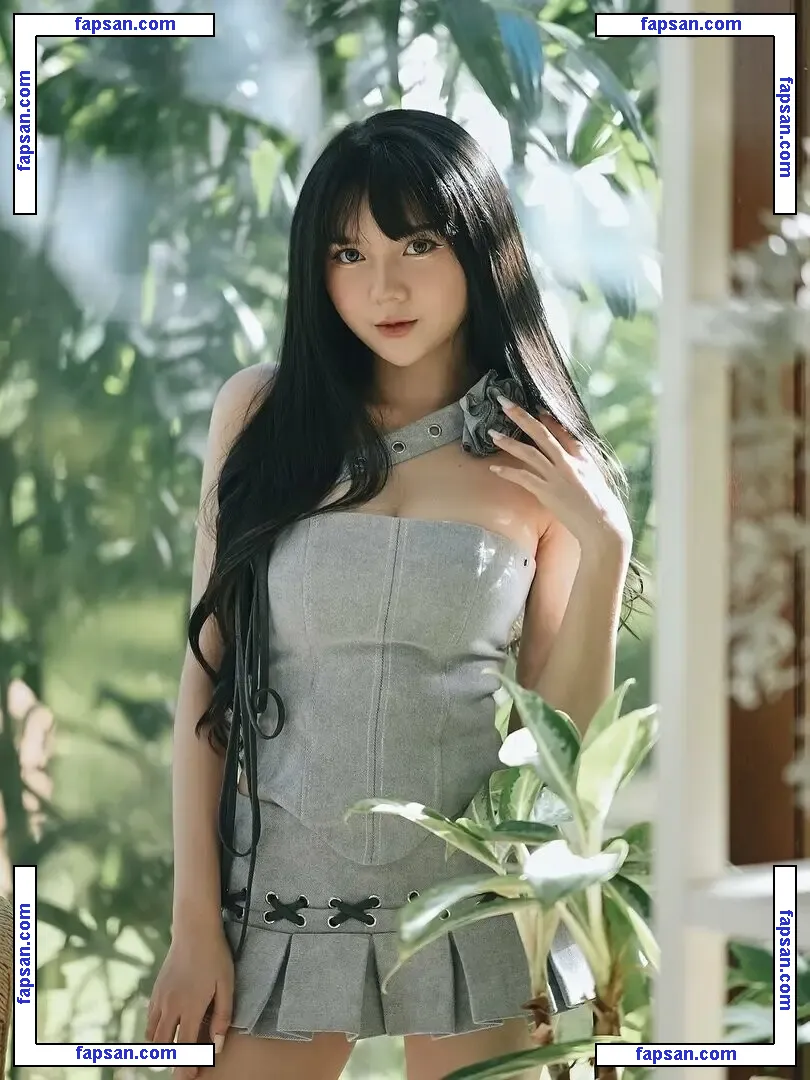 Sarah Viloid nude photo #0022 from OnlyFans