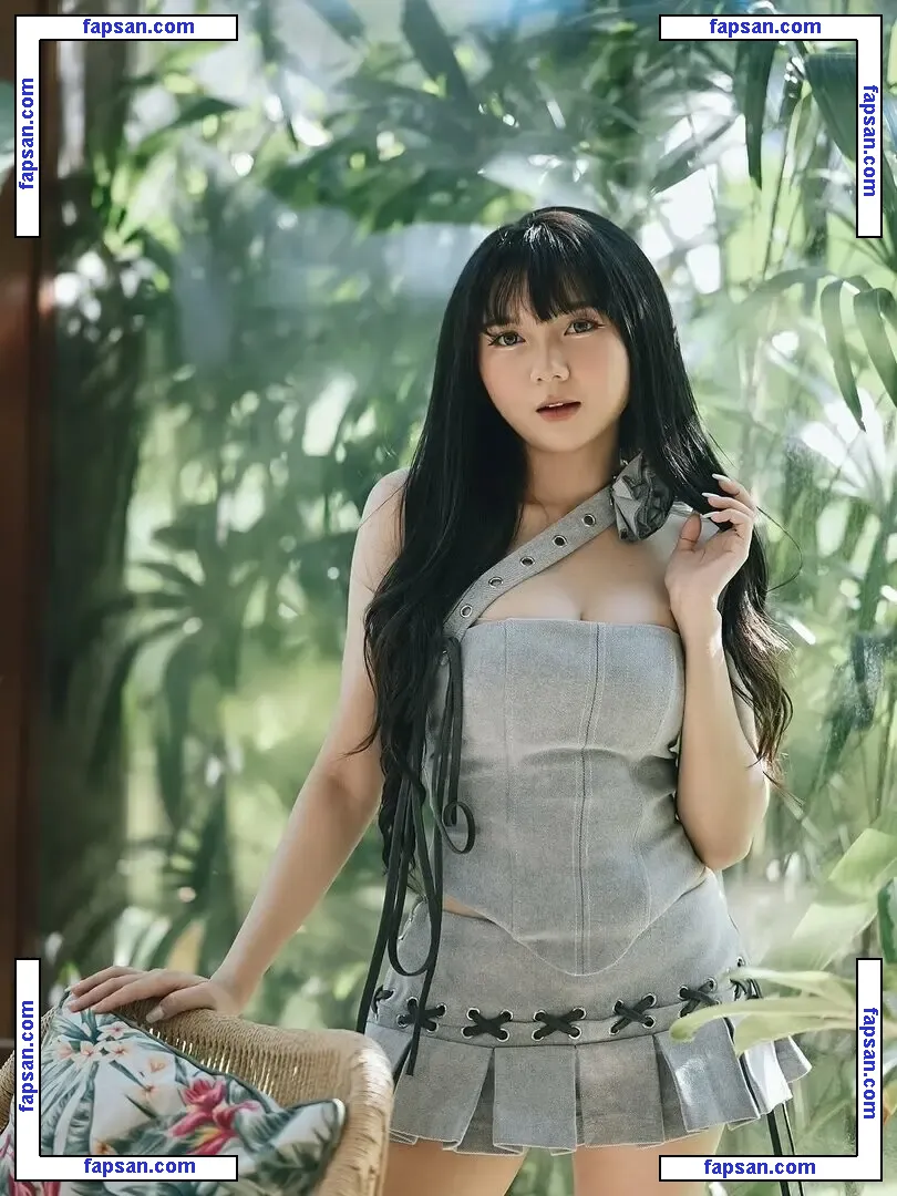 Sarah Viloid nude photo #0024 from OnlyFans