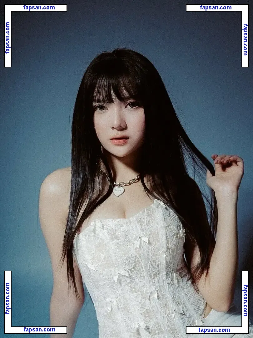 Sarah Viloid nude photo #0028 from OnlyFans