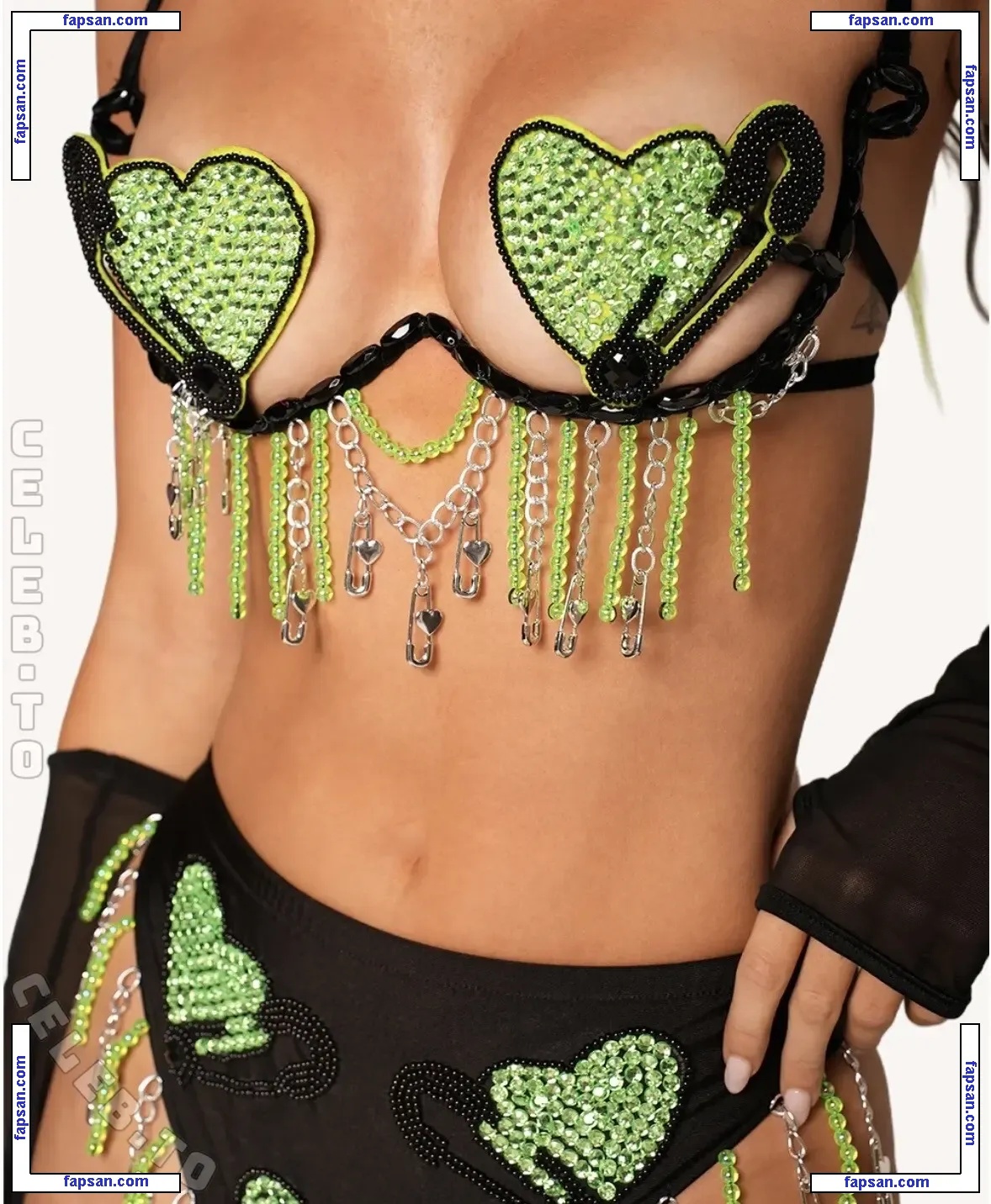 Sarah Waddles nude photo #0132 from OnlyFans