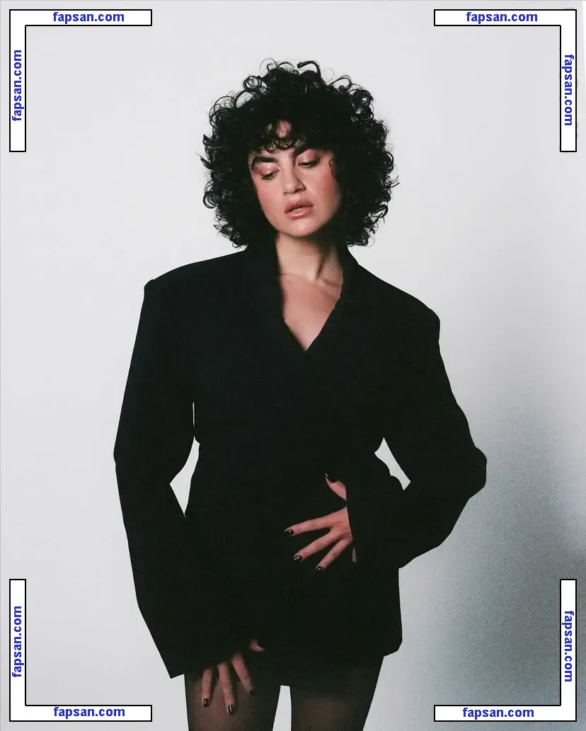 Sarah Yarkin голая фото #0008 с Онлифанс