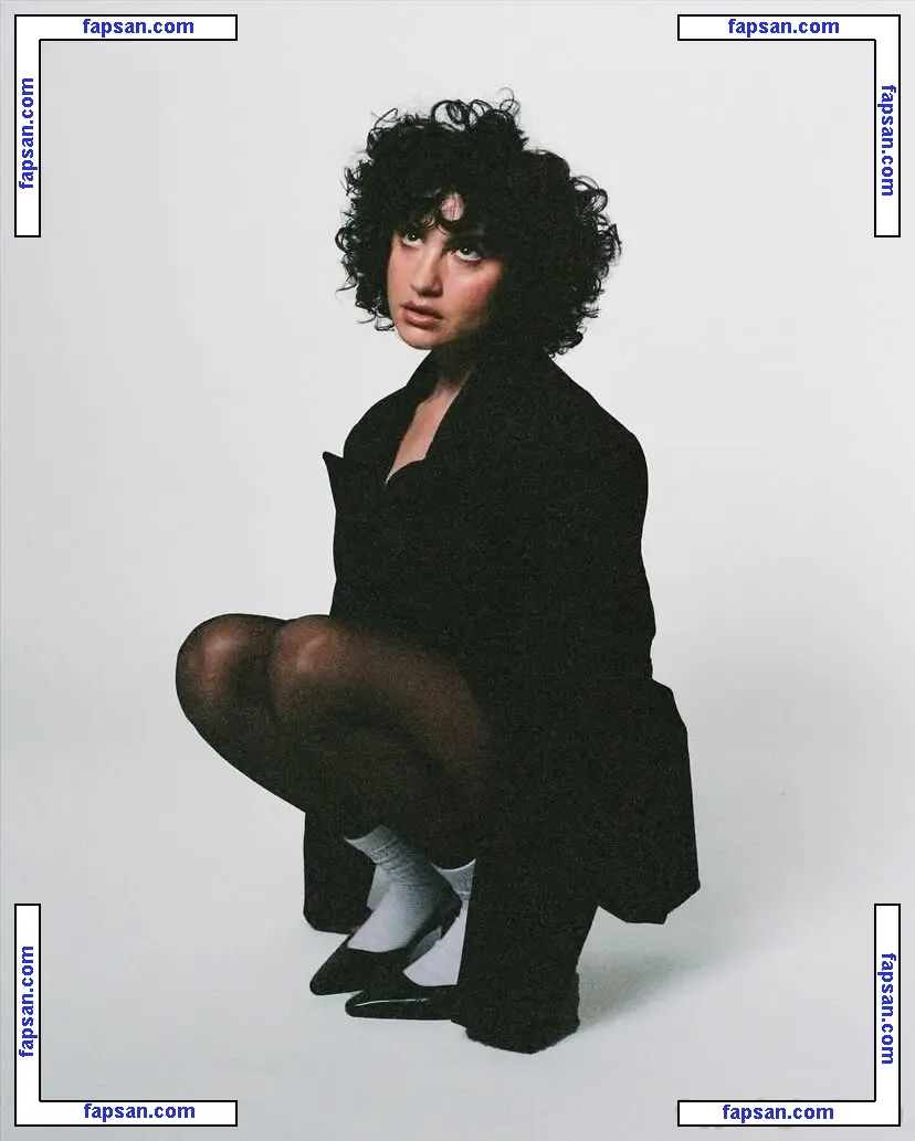 Sarah Yarkin голая фото #0010 с Онлифанс