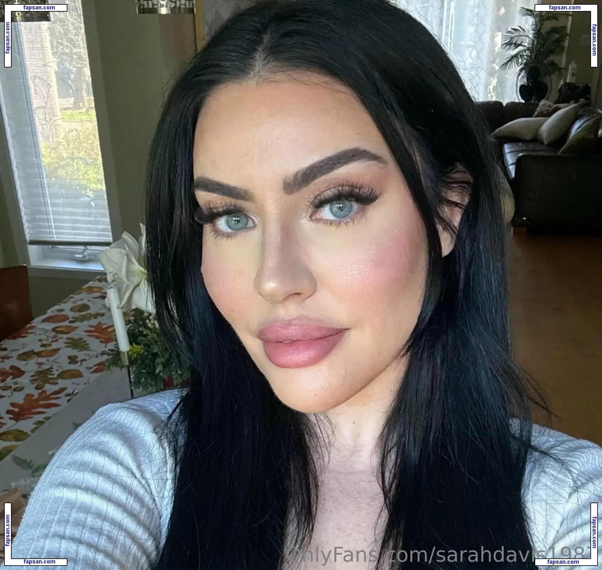 sarahdavis1987 nude photo #0004 from OnlyFans