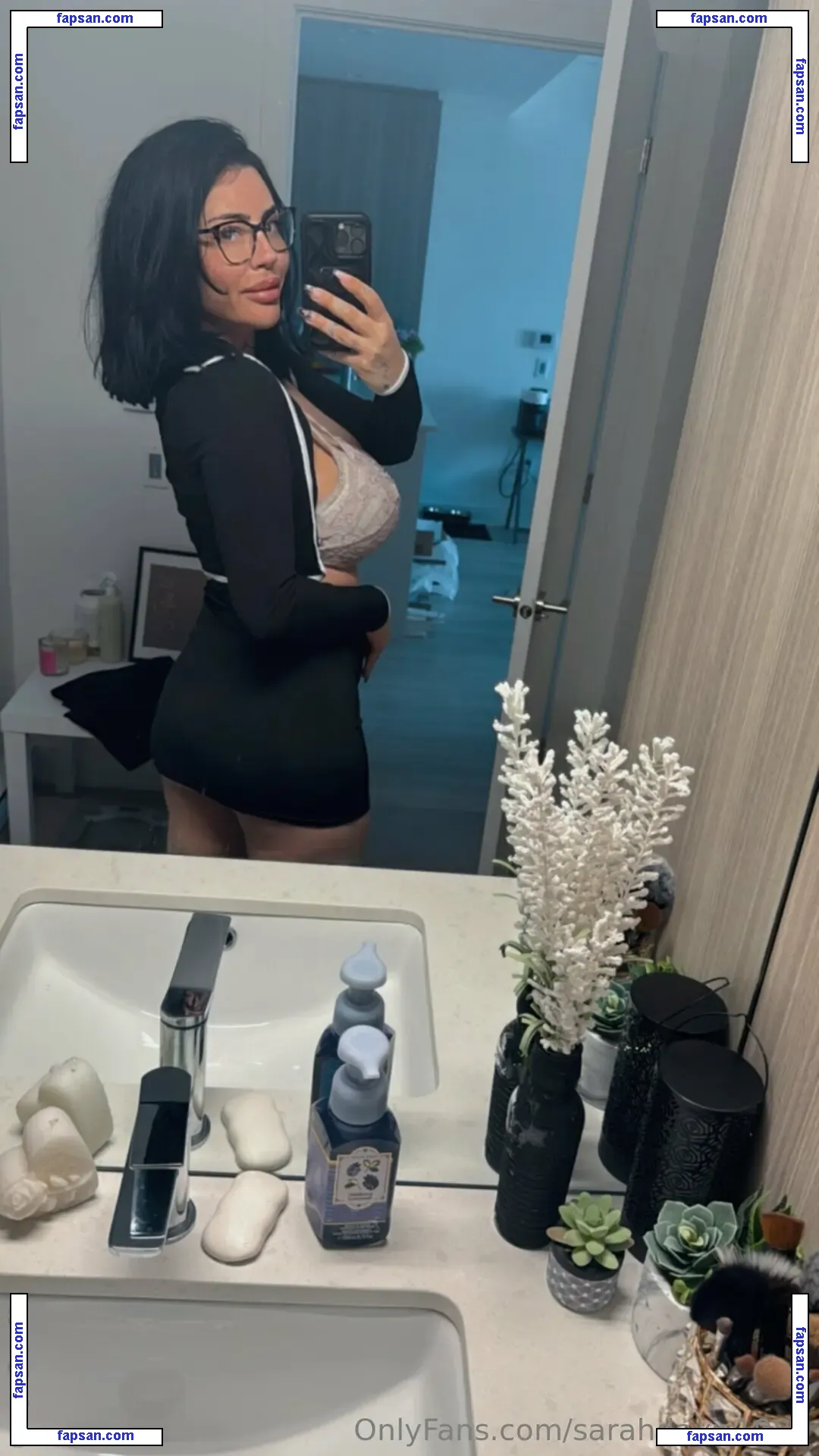 sarahdavis1987 nude photo #0006 from OnlyFans