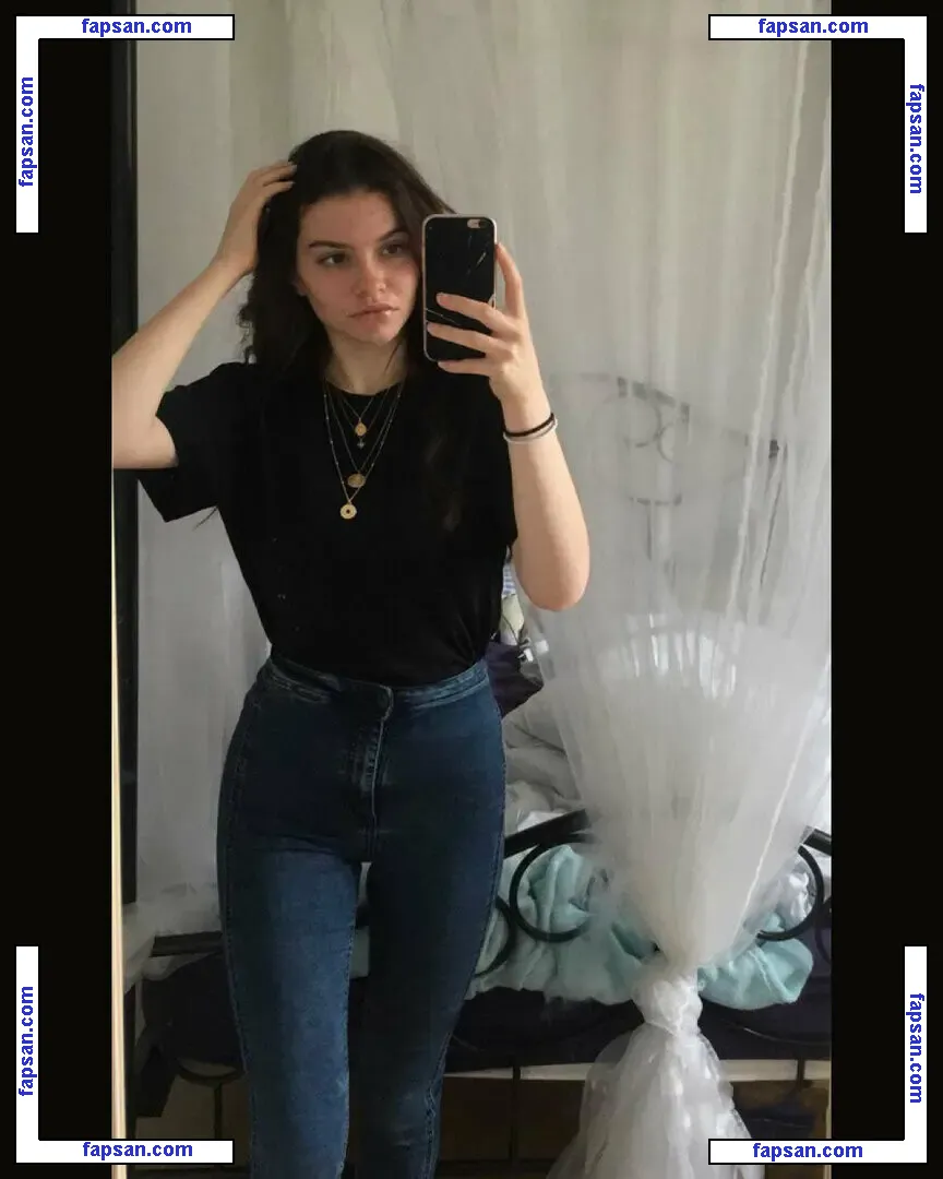 sarahhbl nude photo #0020 from OnlyFans