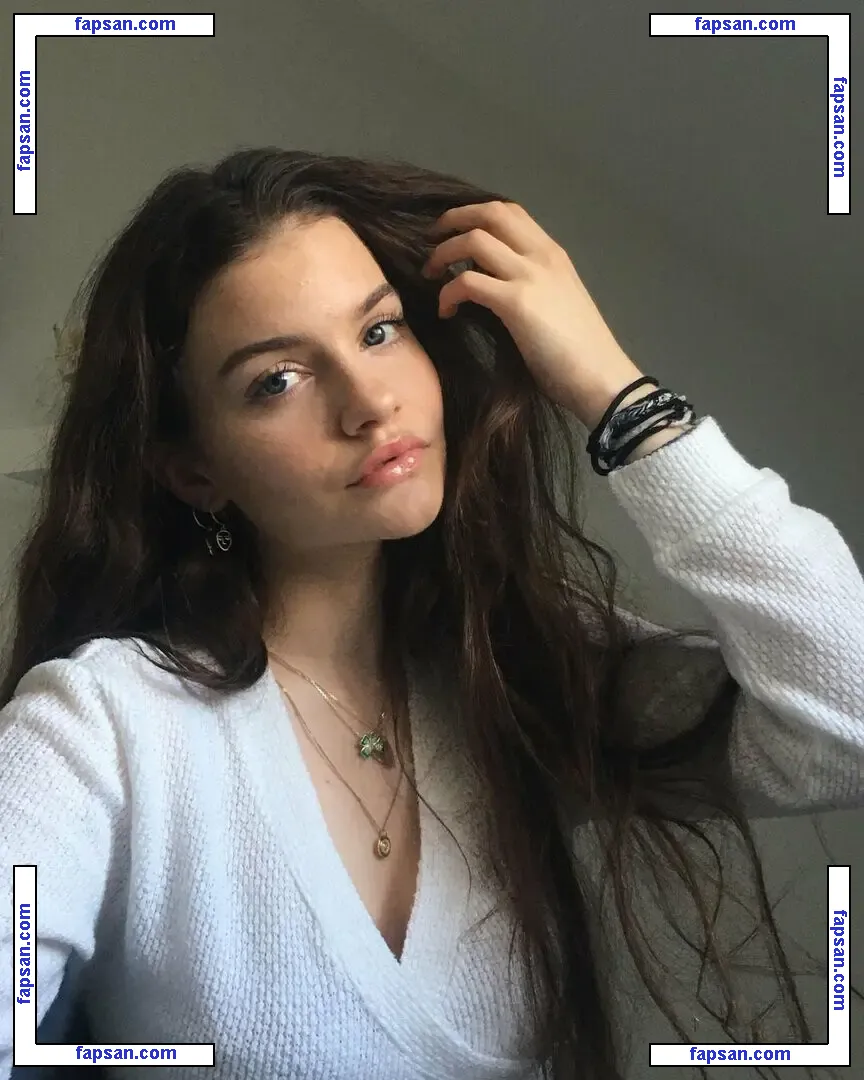 sarahhbl nude photo #0025 from OnlyFans