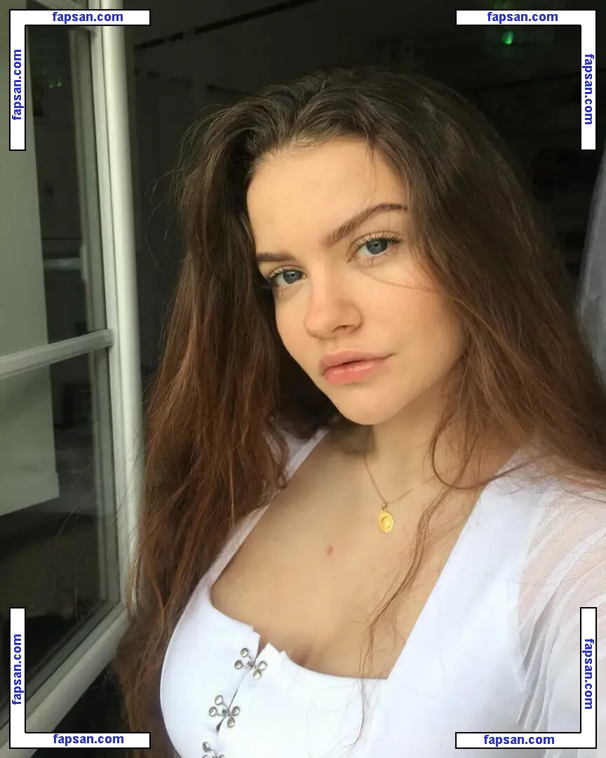 sarahhbl nude photo #0027 from OnlyFans