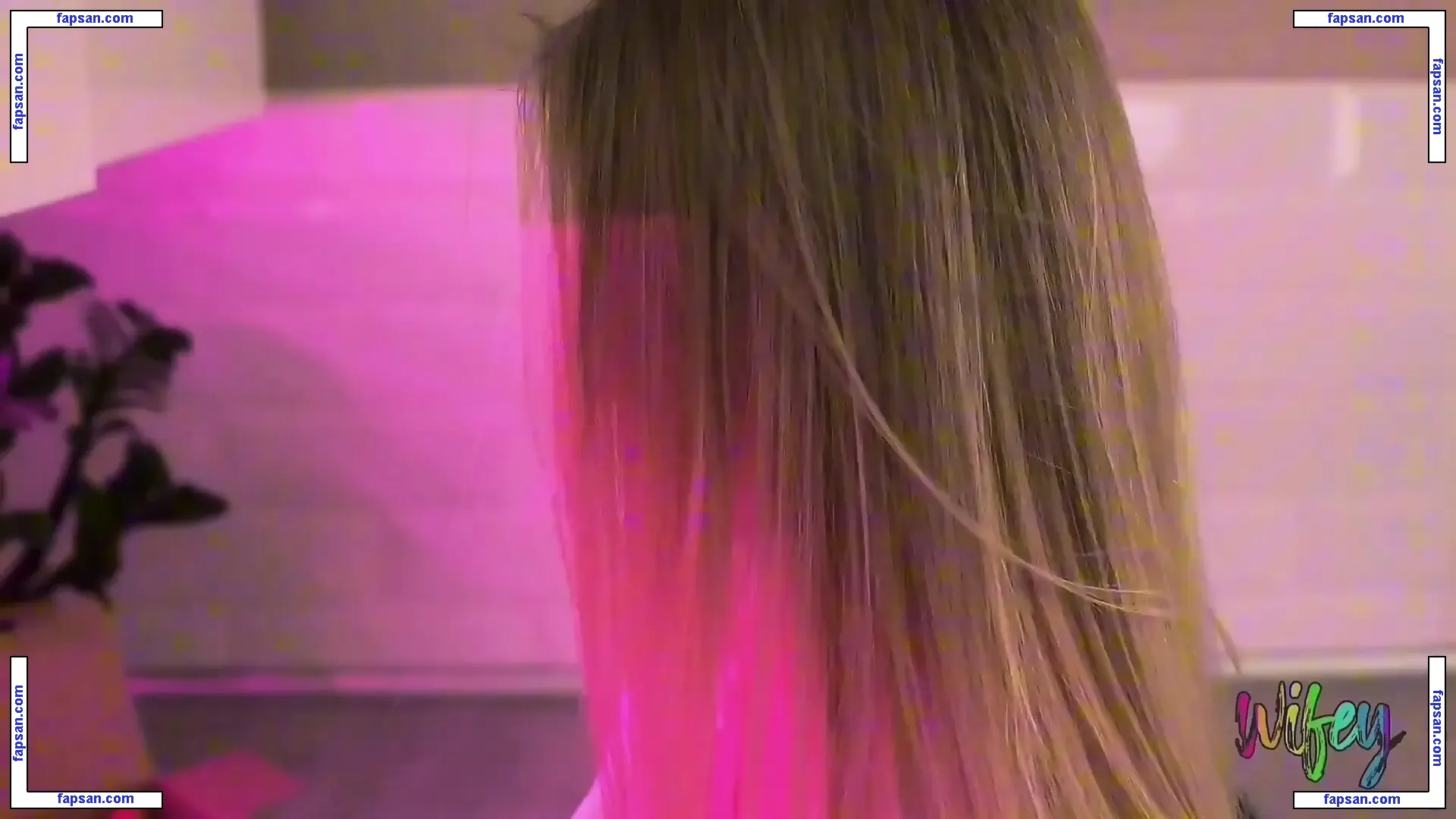 sarahisizzu nude photo #0032 from OnlyFans