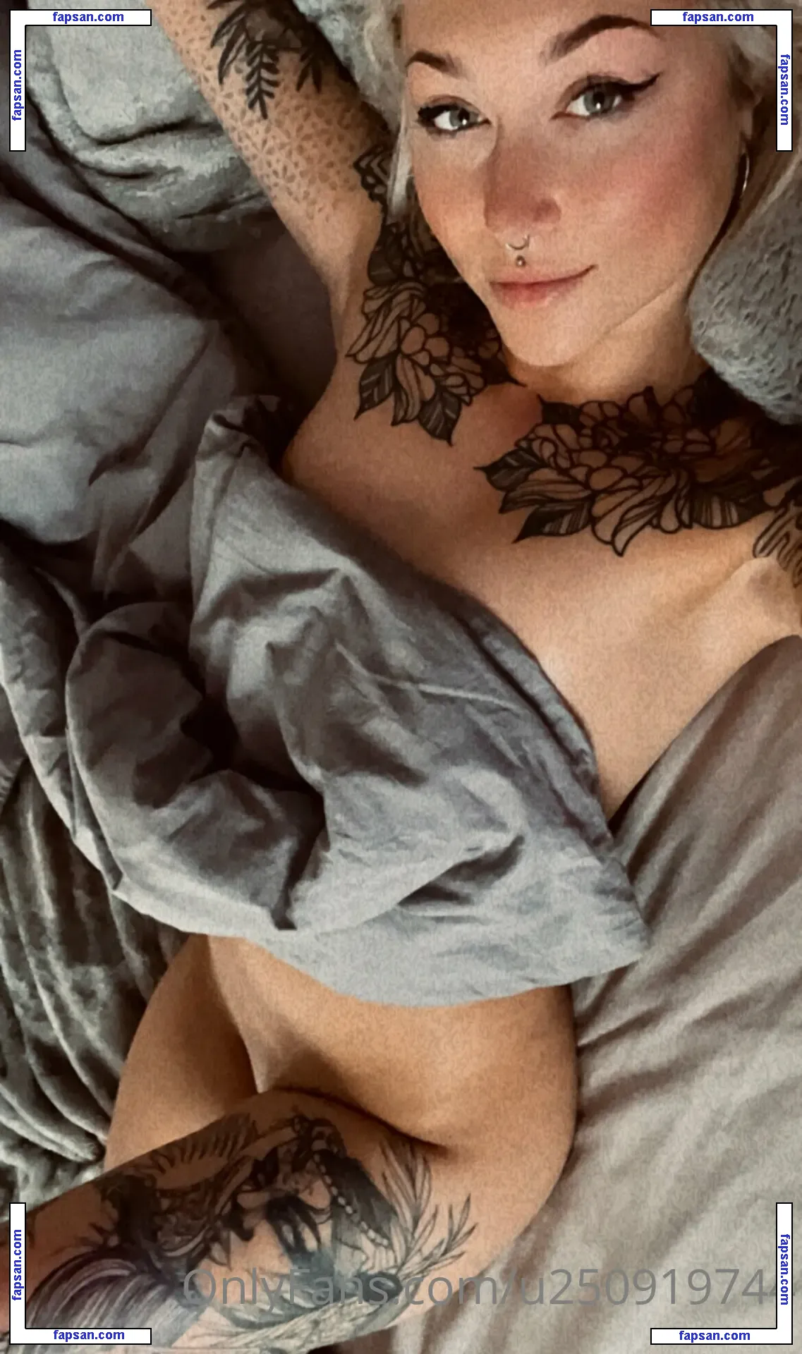 sarahmeeeow nude photo #0027 from OnlyFans