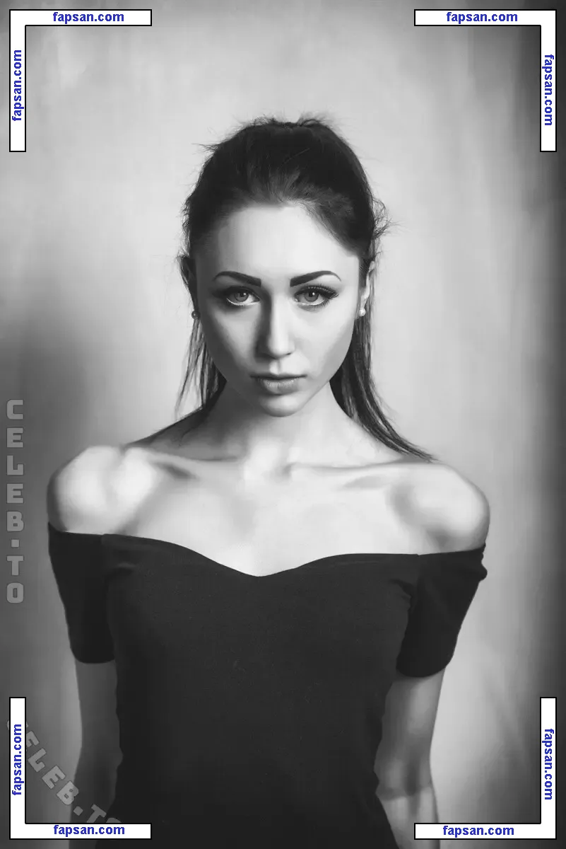 sarahmeeeow nude photo #0049 from OnlyFans