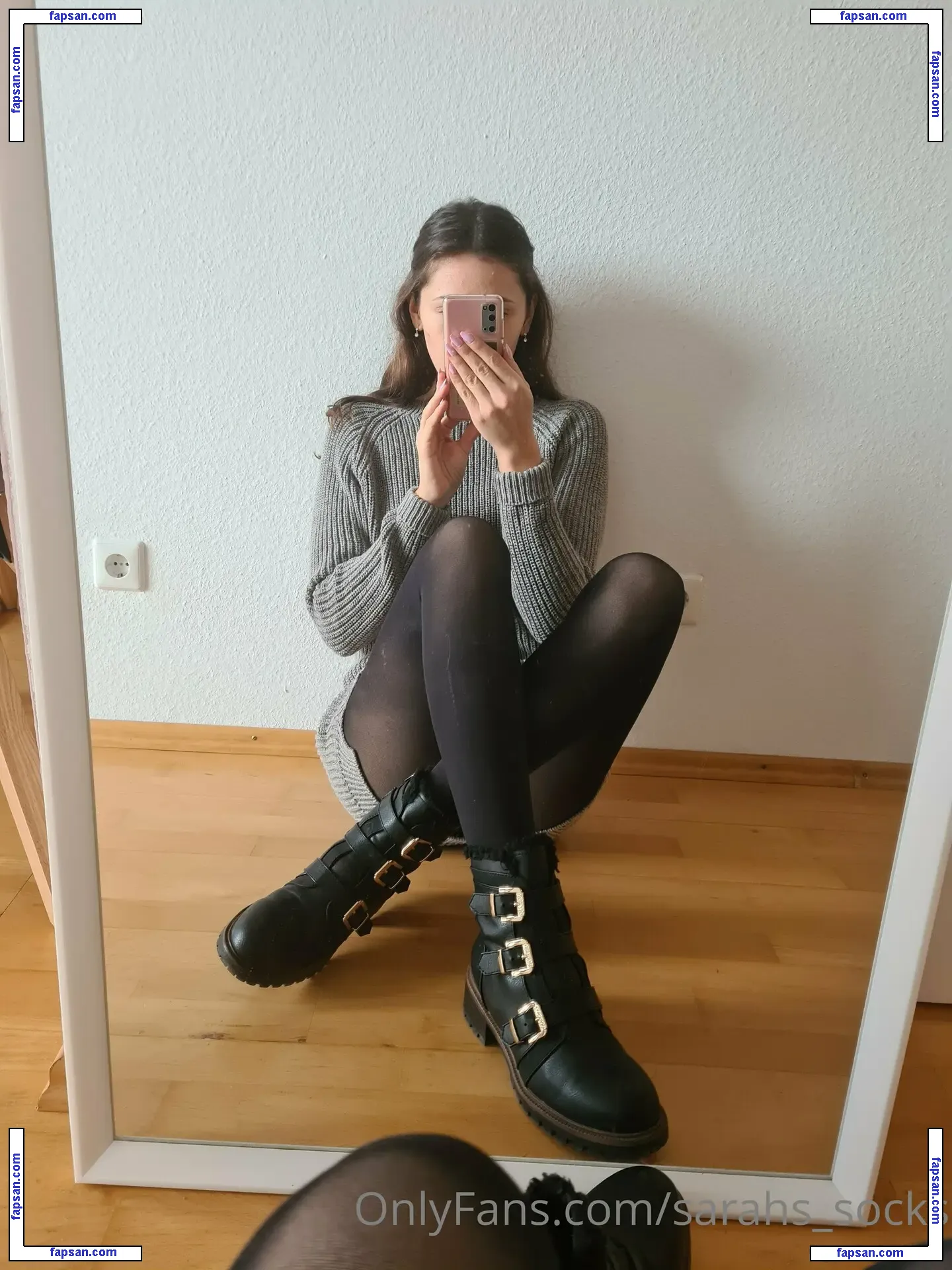 sarahs_socks nude photo #0002 from OnlyFans