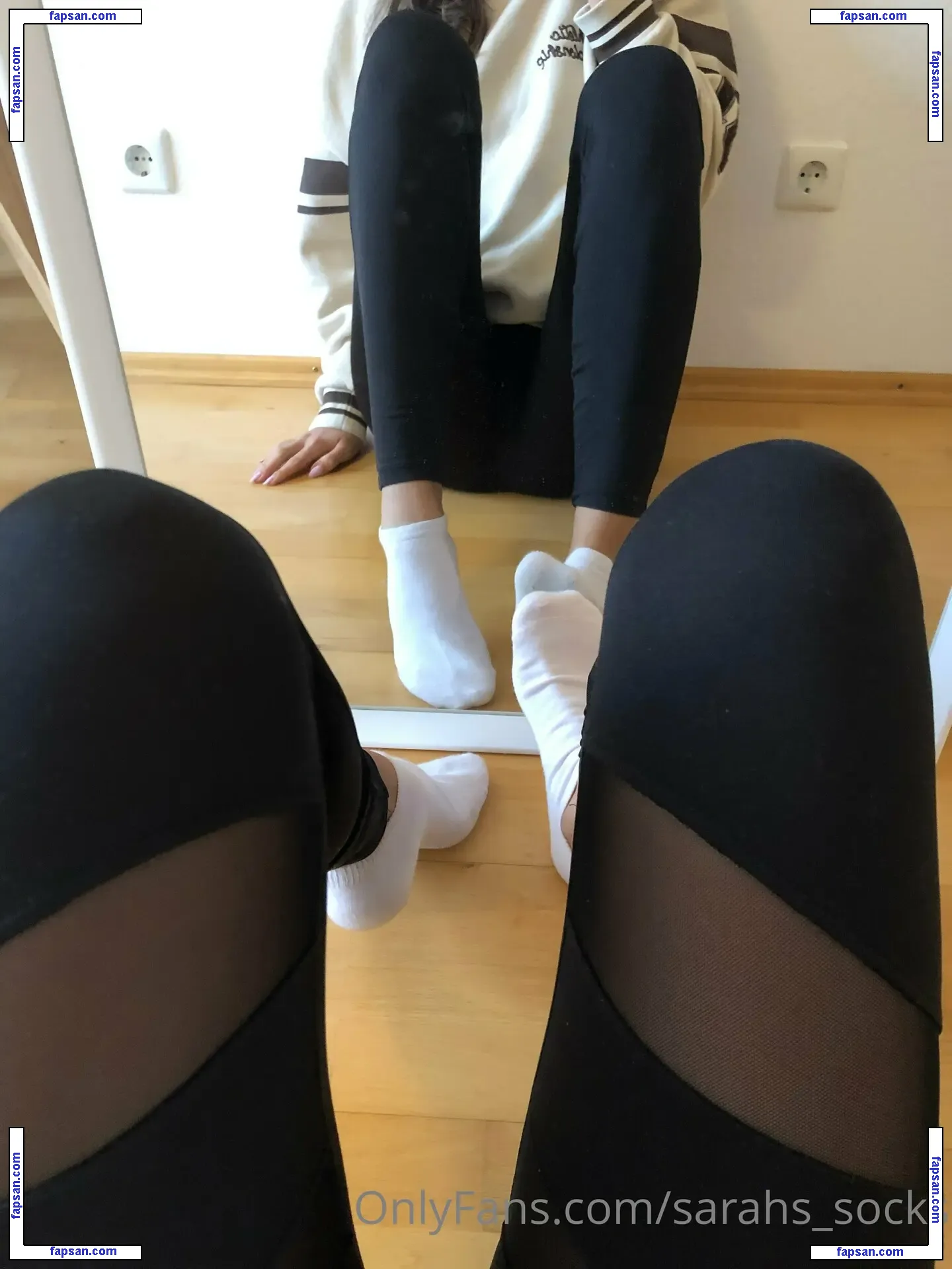 sarahs_socks nude photo #0020 from OnlyFans