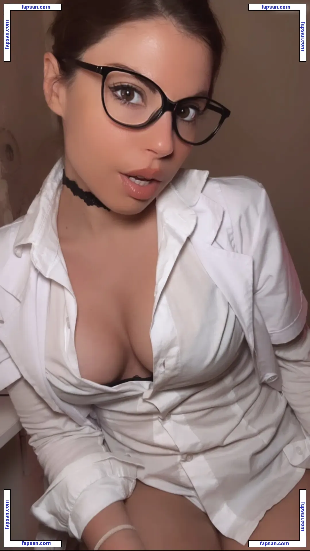 sarahsasmrhouse nude photo #0009 from OnlyFans