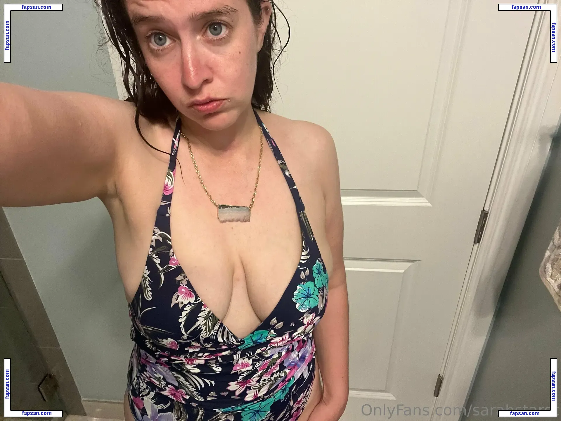 sarahstarot nude photo #0002 from OnlyFans