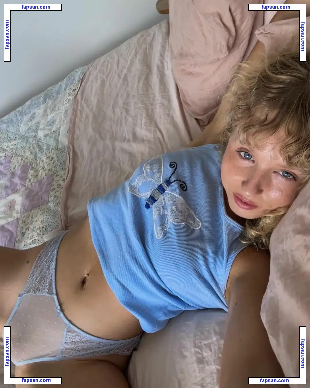 Sarahthomas69 nude photo #0006 from OnlyFans