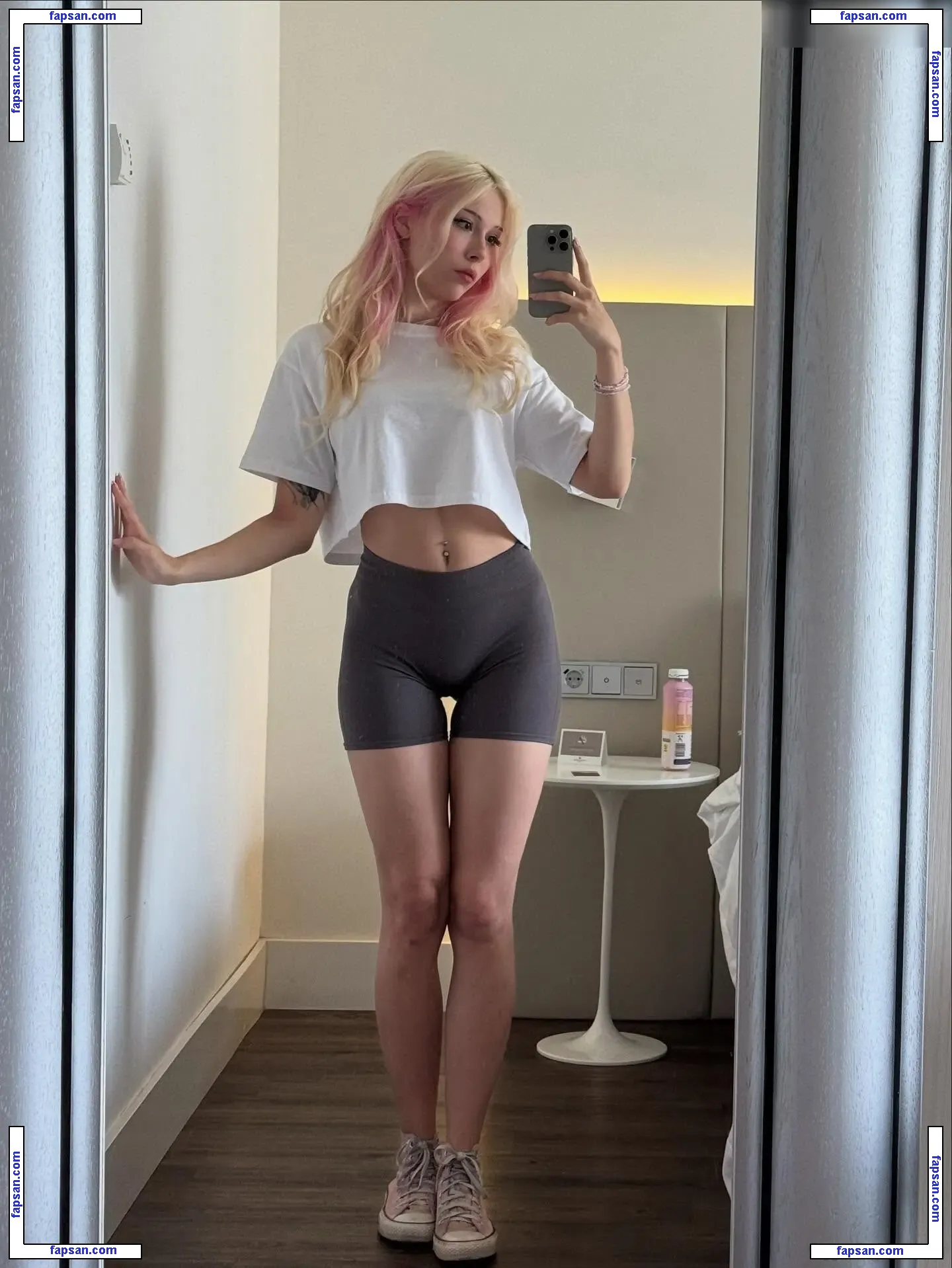 Sarahtoninx9_ nude photo #0037 from OnlyFans