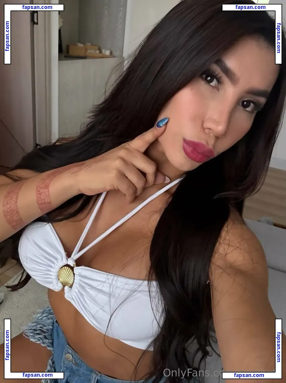 sarasxts nude photo #0019 from OnlyFans