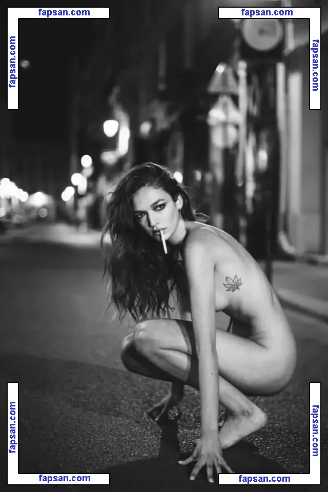 Sarattaque голая фото #0003 с Онлифанс