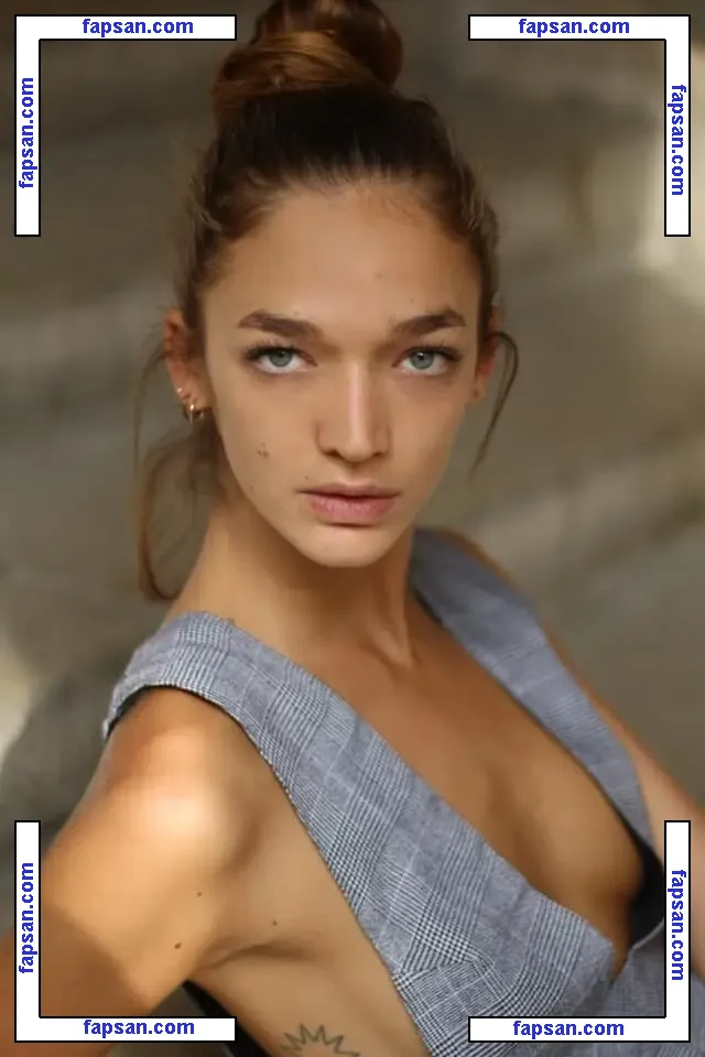 Sarattaque голая фото #0007 с Онлифанс