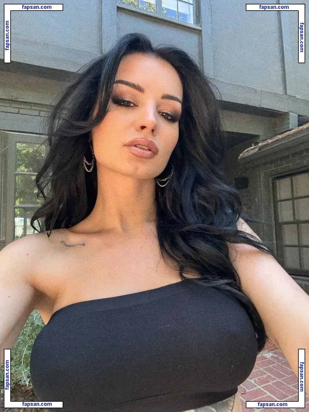 Saraya Bevis nude photo #0183 from OnlyFans