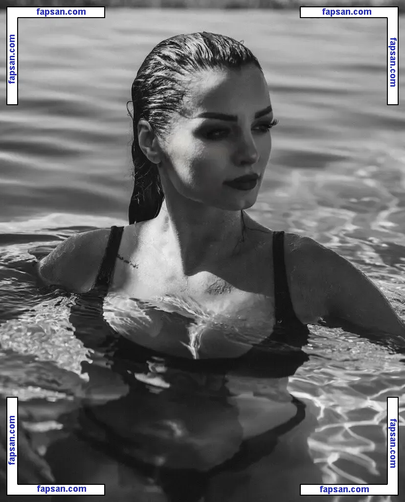 Saraya Bevis nude photo #0217 from OnlyFans