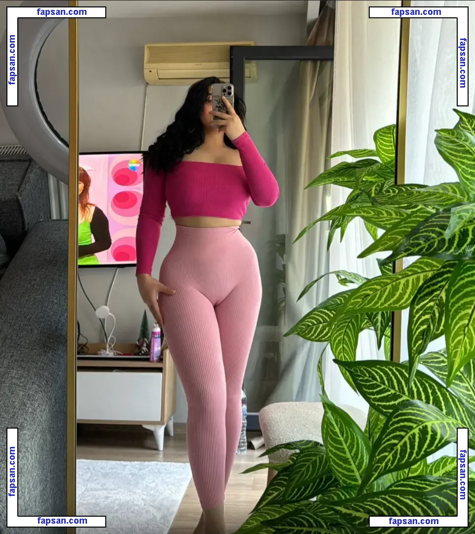 Sarem Uysal nude photo #0023 from OnlyFans