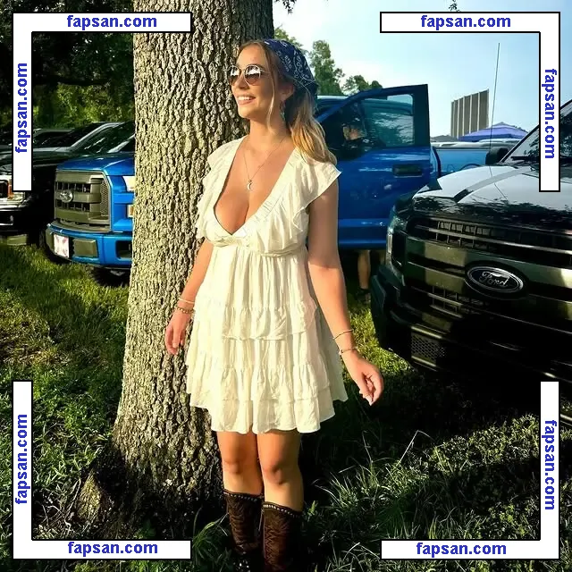 Sarina Hunt голая фото #0030 с Онлифанс