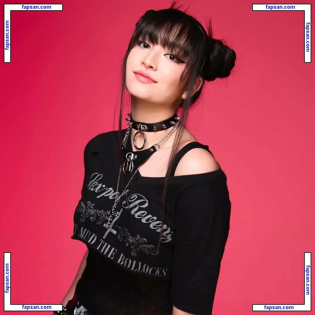 sarinasmusic голая фото #0001 с Онлифанс