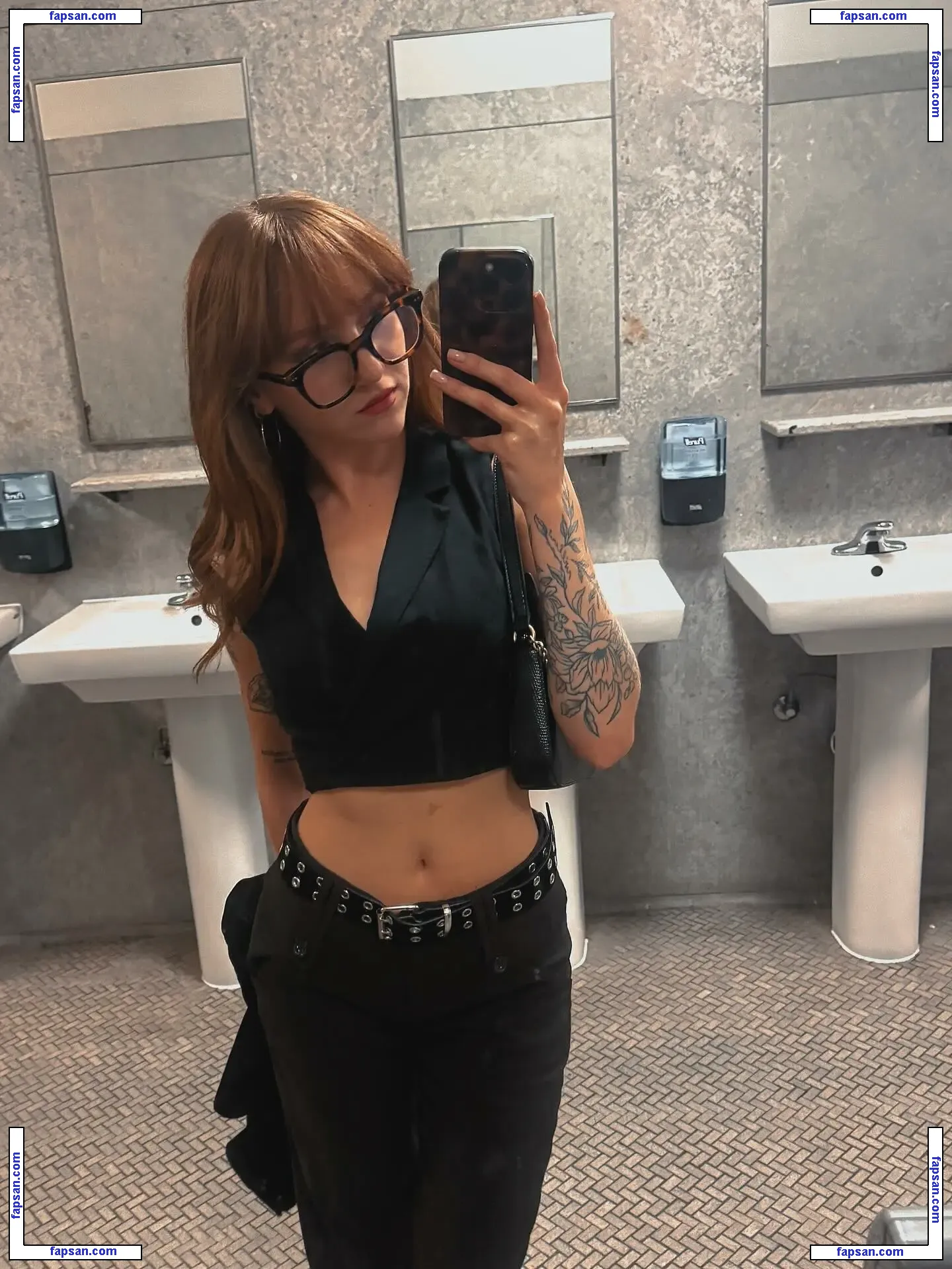 SarraCicero голая фото #0004 с Онлифанс