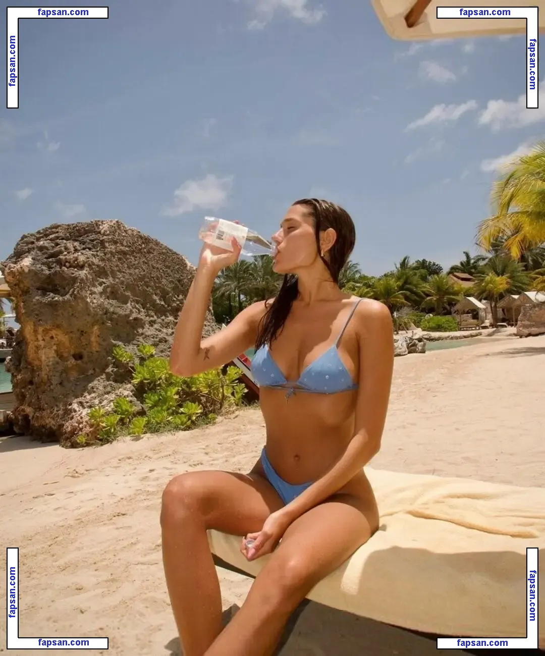 Sasha Meneghel голая фото #0059 с Онлифанс