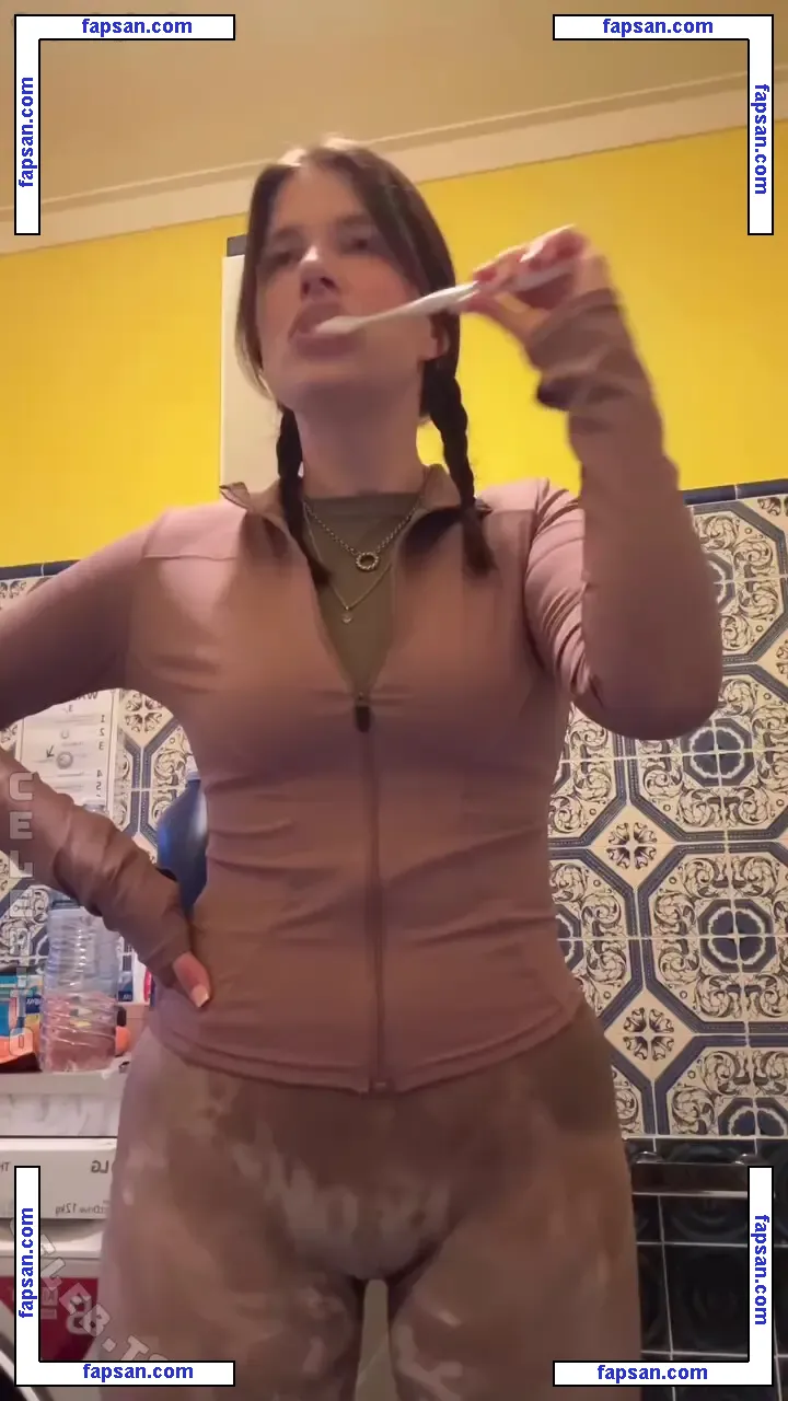 Saskia Fröhlich голая фото #0003 с Онлифанс