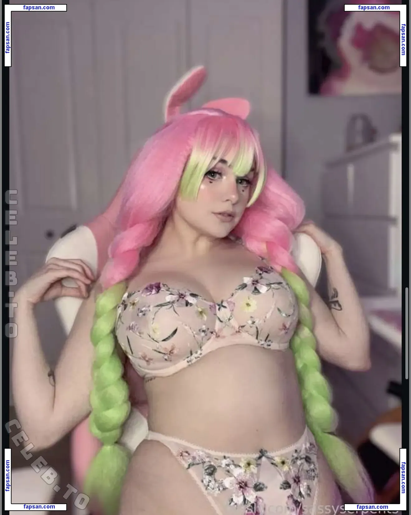 Sassyserpents nude photo #0028 from OnlyFans