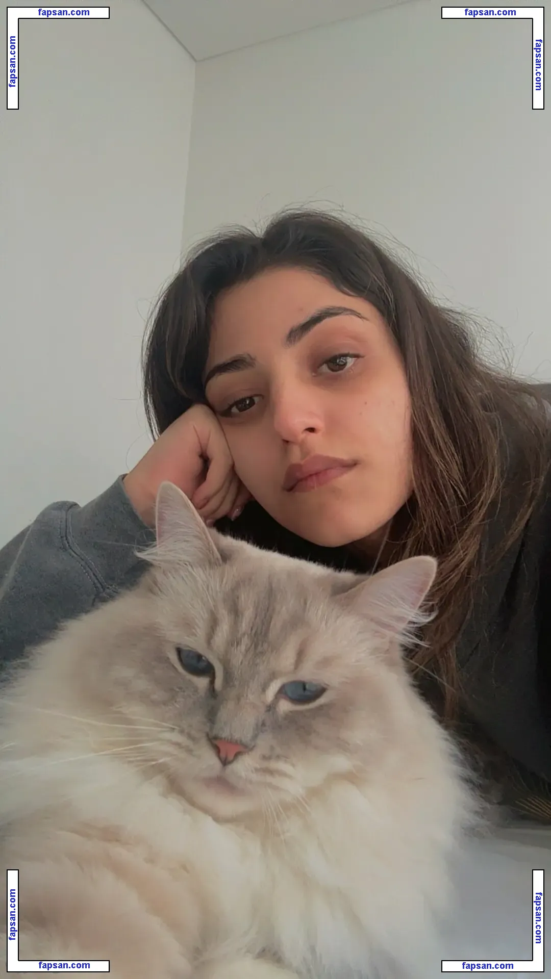 Saturneighteen nude photo #0003 from OnlyFans