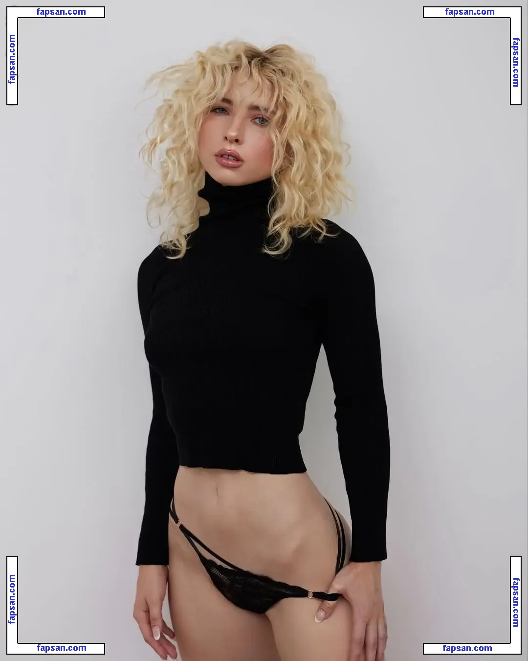 Savannah Vinson nude photo #0005 from OnlyFans