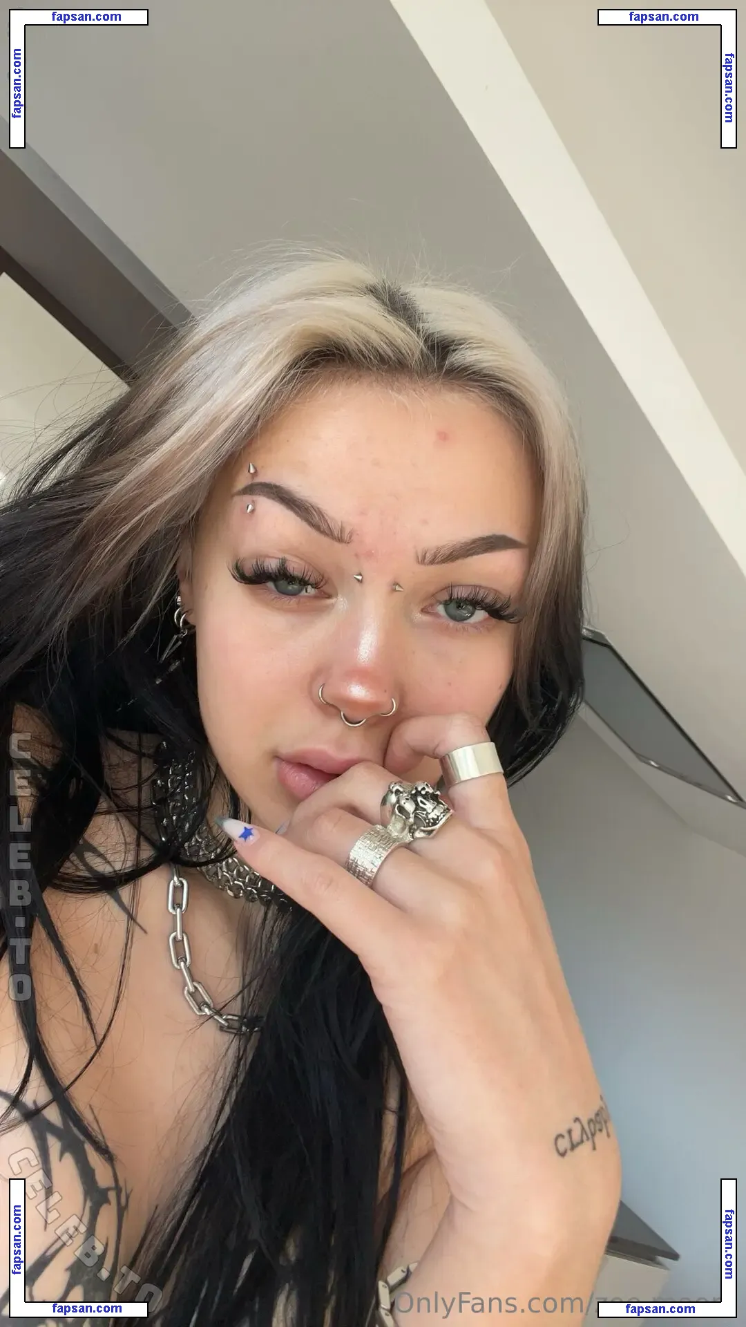 SavannahSchwarz nude photo #0014 from OnlyFans